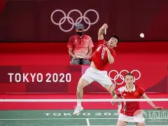 NG28-比赛规则变更首场状态出色，公牛观众沸腾！，库里重返赛场比赛高潮迭起的简单介绍