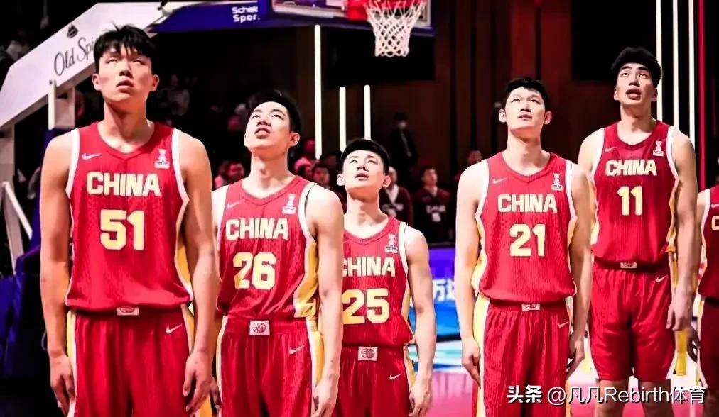 南宫娱乐-包含冰球赛场再起风云：剑门赤兔队惊险晋级塞北火箭队，赛场气氛火爆战术板得到兑现的词条