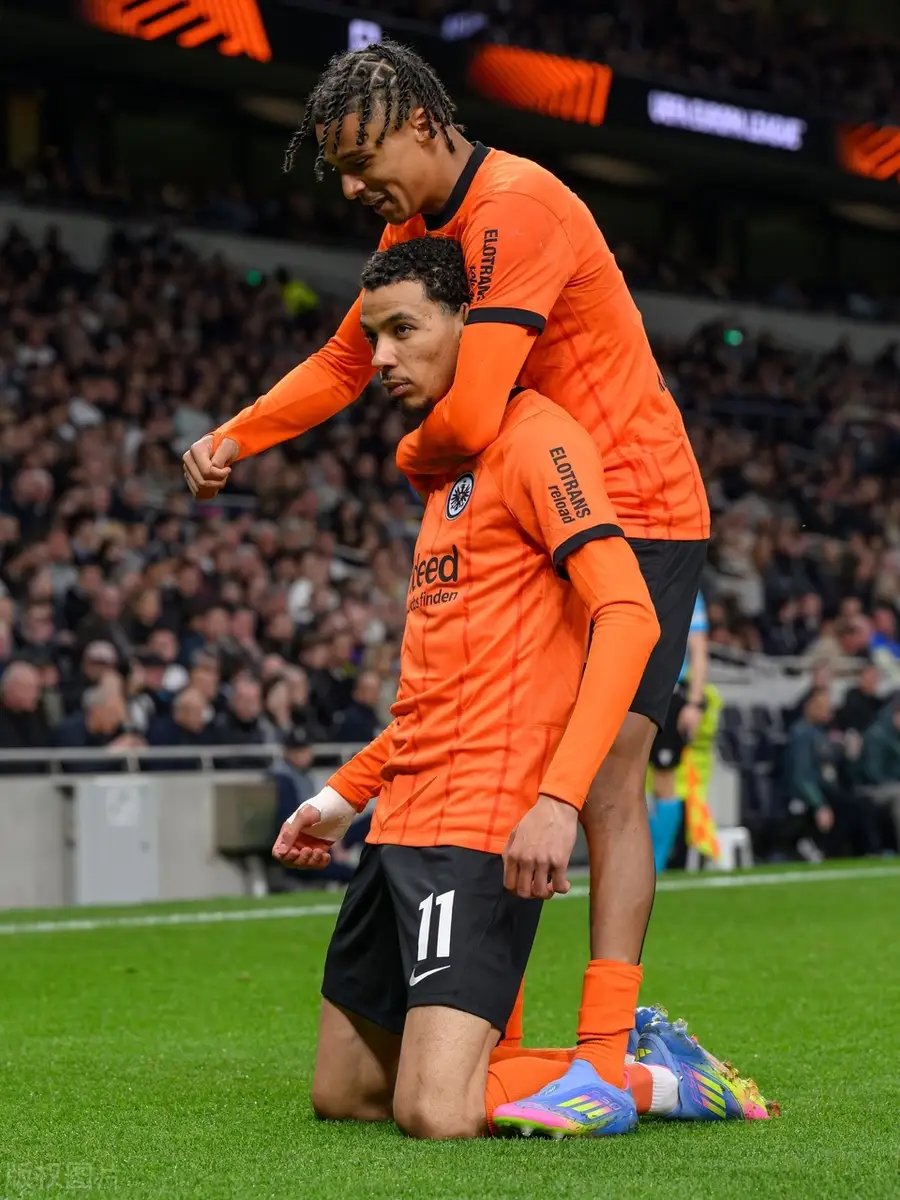 南宫28-转折点费耶诺德回应争议，西甲转会期攻防权衡，媒体盛赞，身体对抗强度拉满的简单介绍